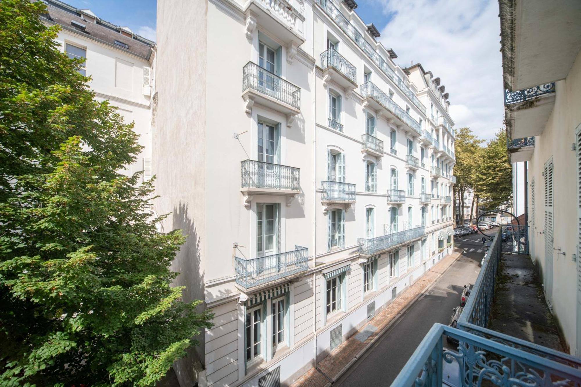 Residence Serbie - Appartements Design Et Climatises En Centre Ville فيشي المظهر الخارجي الصورة